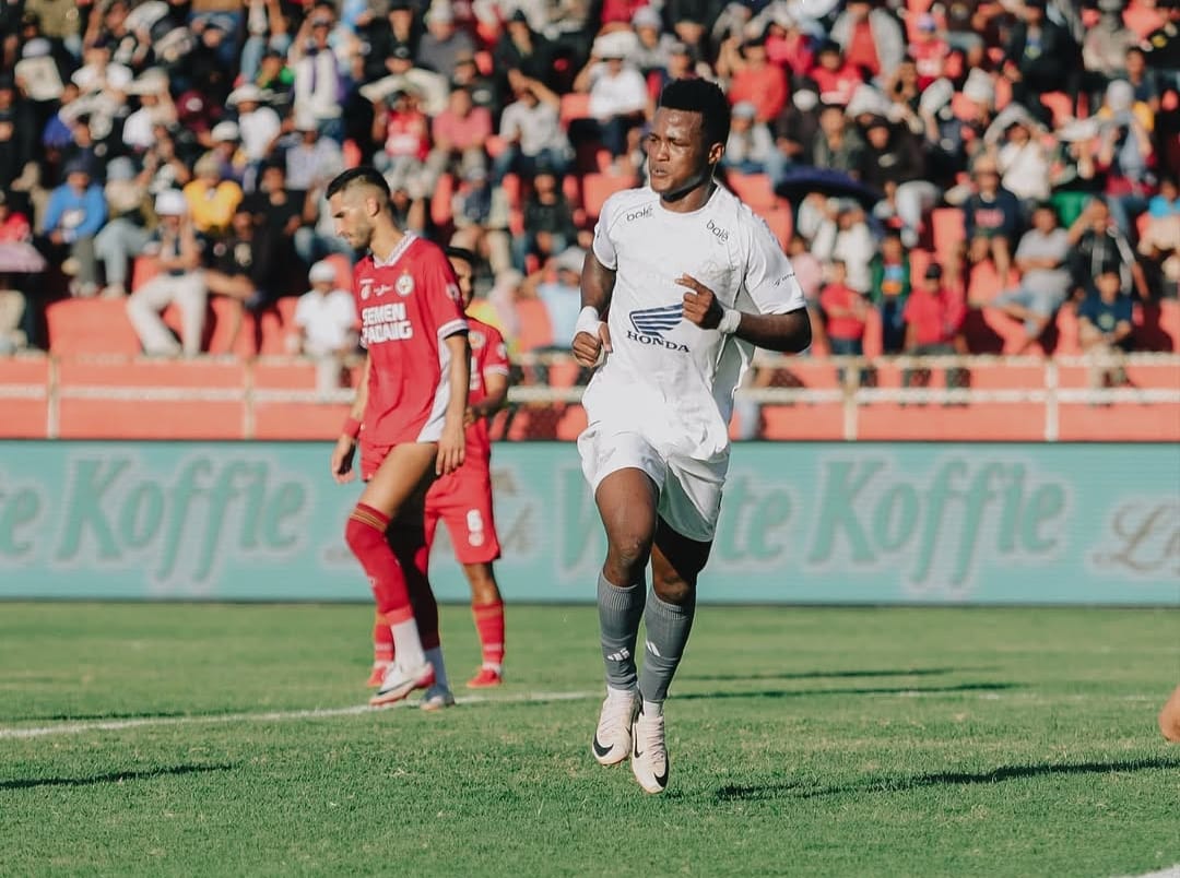 Abu Kamara, golnya kandaskan kemenangan SPFC atas PSM (foto:@psm_makassar)